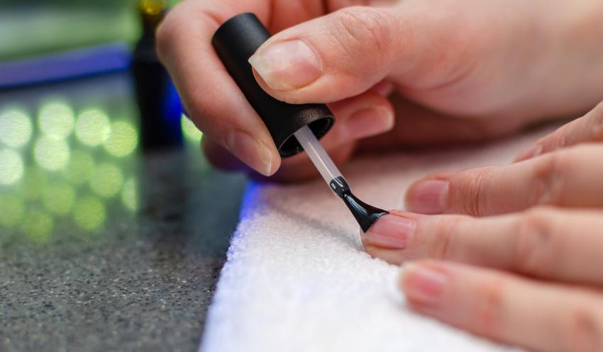 Was ist Base Coat und welchen brauche ich für meine Maniküre?