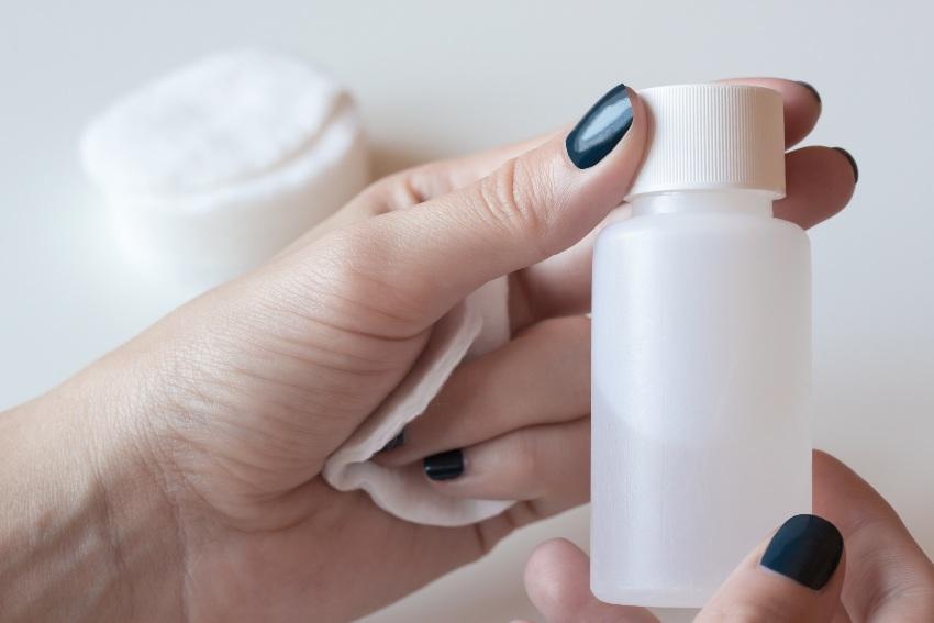 Nagellack Haltbarkeit: Tipps zum Aufbewahren & Retten  Nails & Beauty  Factory