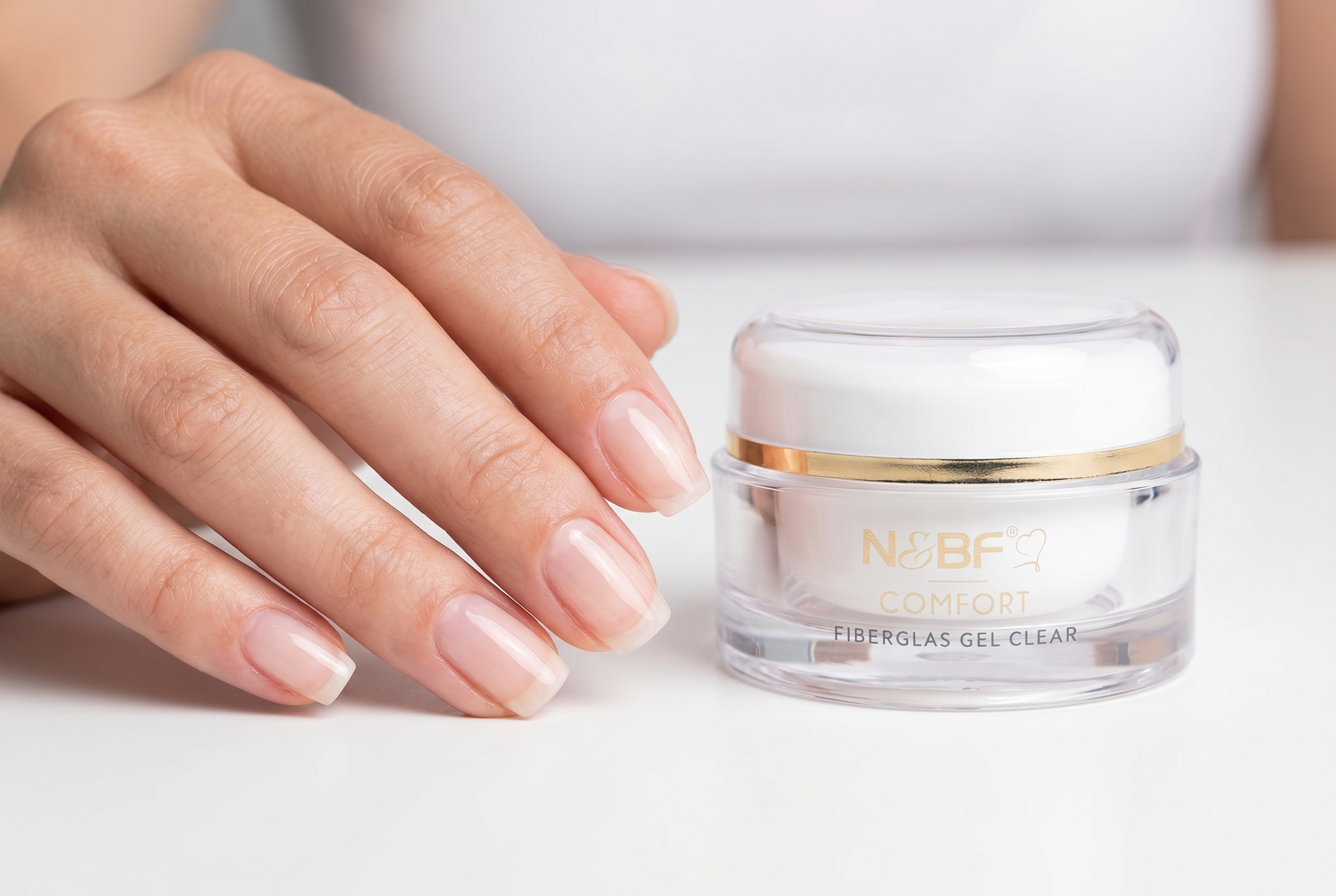 Naturnagelverstärkung mit klarem Fiberglasgel
