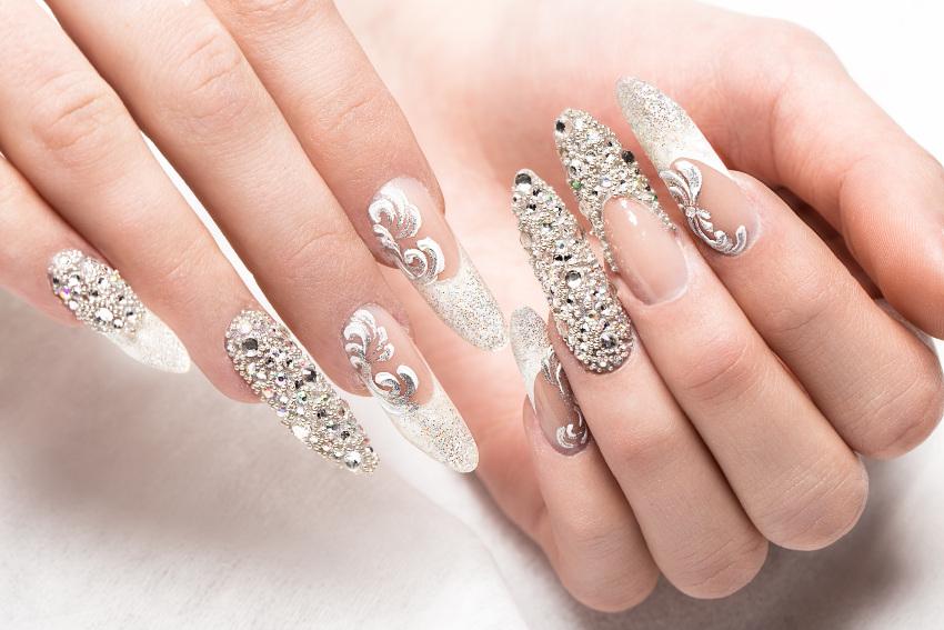 Nageldesign mit Strass