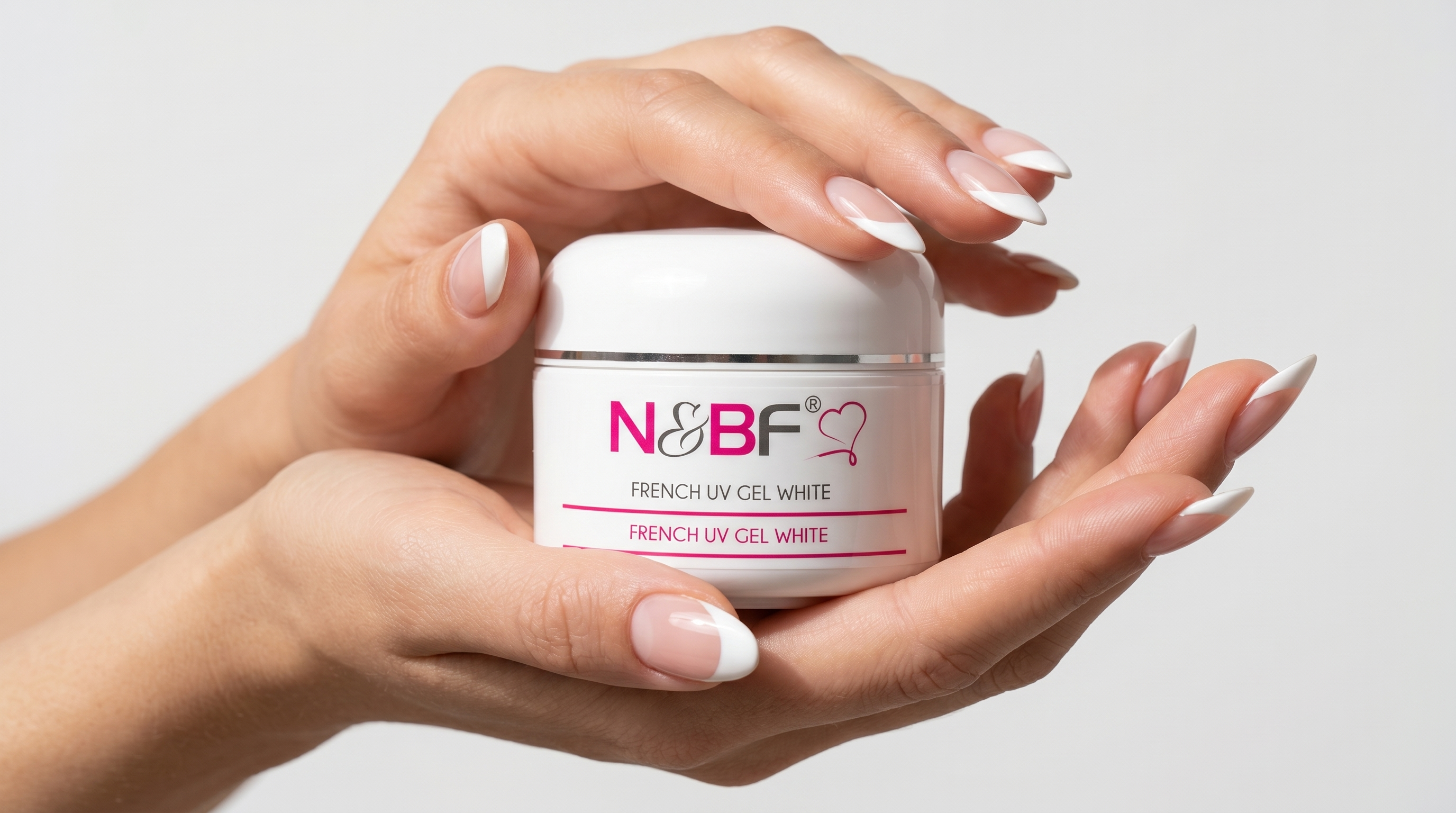 French Nägel, Hände halten den N&BF French UV Gel White