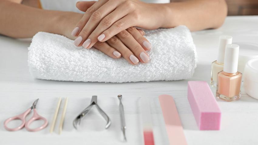 Fingernägel schneiden