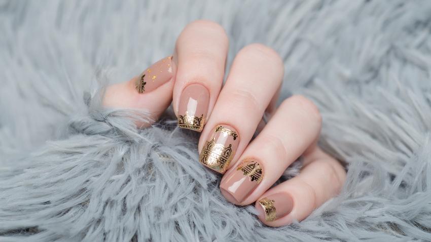 Wie verwende ich Nagel Transferfolie?