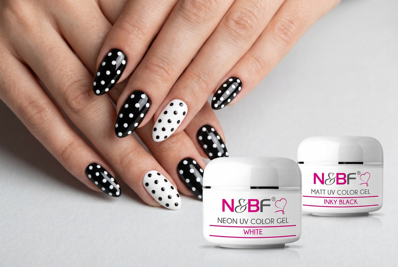Polka Dots Nägel mit bunten Punkten