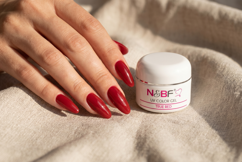 Tomato Girl Naegel in sattem Rot fuer den mediterranen Sommerlook